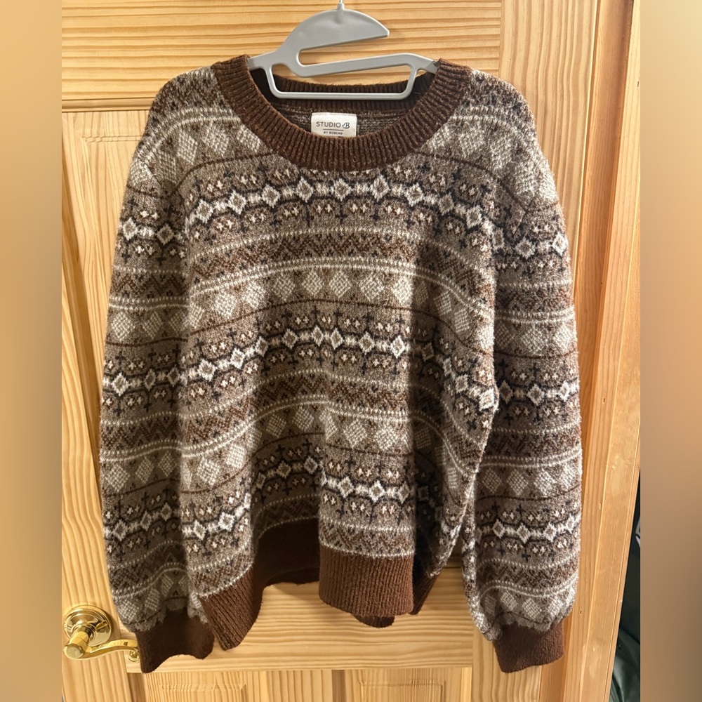 Studio Women’s Geometric Knit Sweater